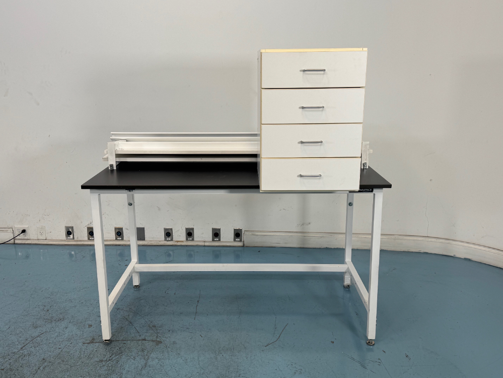 Image of Formaspace 5' Stationary Lab Bench w/ Upper Mounted Shelving